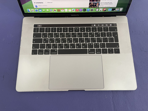 Macbook Pro Touch Bar 2018 15 PuLG 16gb Ram 512 Ssd Core I7 (Usado)