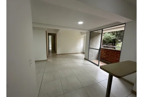 Venta De Apartamento En Itagui Con Vista A La Reserva