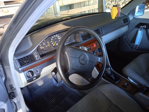 Mercedes E300