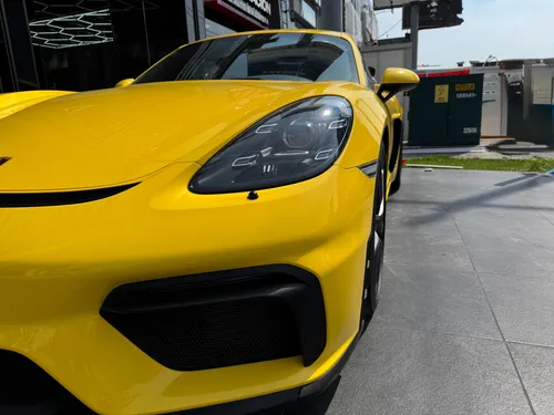 Porsche Gt4 Amarillo 2020