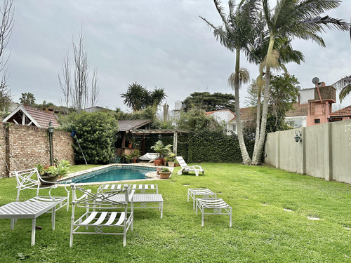 Espectacular Casa En Acassuso De Av. Libertador Al Rio.
