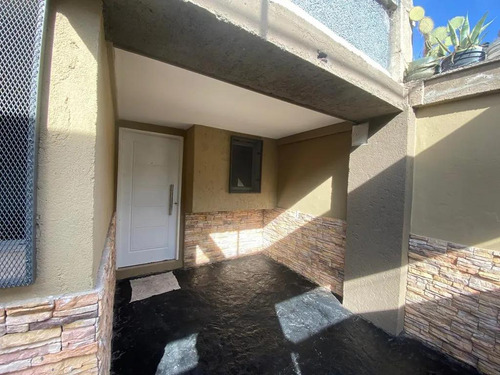 Inversión Asegurada, Casa Subdividida En 3 Departamentos