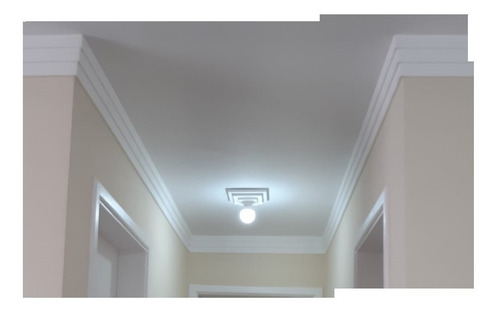 Imagem 2 de 10 de Moldura Rodateto Isopor C/ Acabamento 3 Degraus 26mts -12cm)