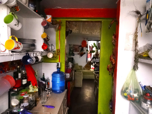 Cómoda Casa De 3d 1b Gran Patio Interior Cerrado Y Techado.