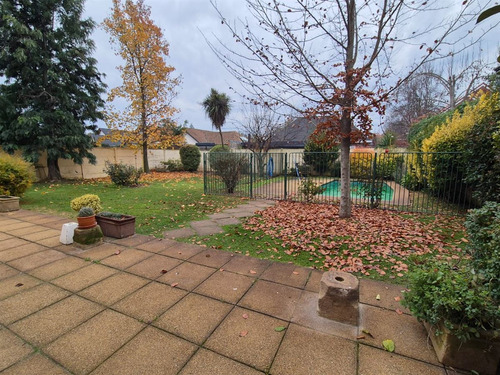 Casa En Venta De 4 Dorm. En Talca