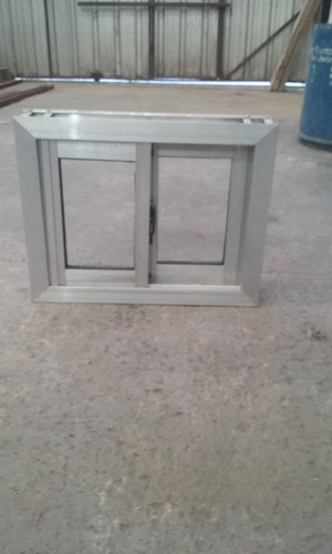 Ventana De 0.50 X 00.40 V/e C/v Naturales