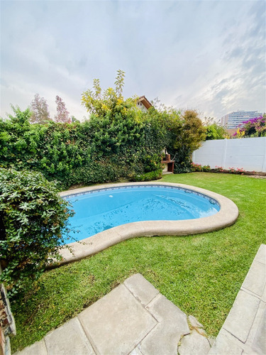 Arriendo Casa 4 D, 3 B, 2 Est, 1 Bd.en Las Condes