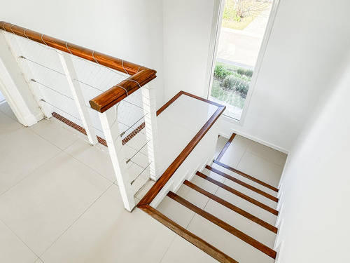 Casa En Venta Sobre Lote Interno En Los Alisos, Nordelta