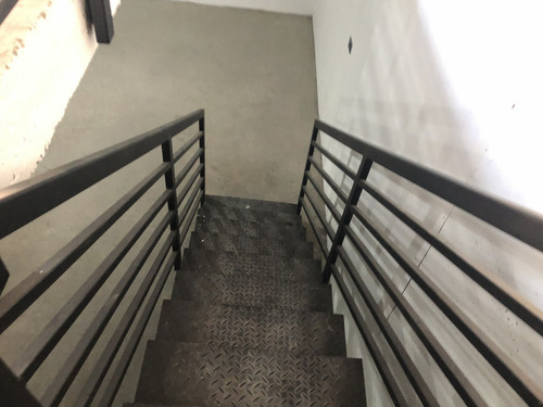 Arriendo Local Comercial 27,39 + Subt. 29,12 M2, Metro Ula