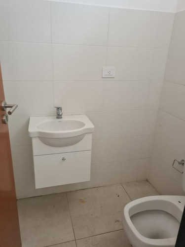 Imagen 2 de 4 de Local - Random Premium