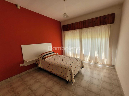 Casa Chalet En Venta En Moreno