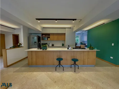 Apto Remodelado Con Mucho Diseño En Las Lomas, El...(mls#255345)