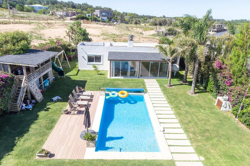 Casa En Venta 5 Dor, Vista Al Mar, Piscina