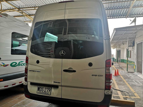 Microbus Mercedes Benz Blanco 3 Puertas 2020