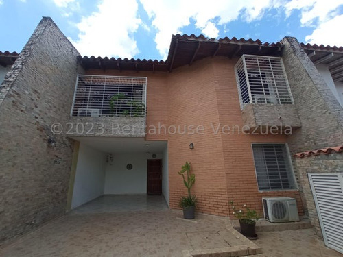 Casa Townhouse Trigal Norte Conj. Cerrado 24-8216 S.a