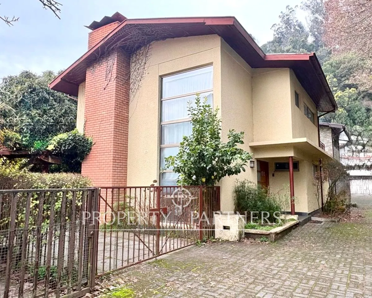 Imagen 1 de 13 de Pedro De Valdivia Casa En Pasaje Interior