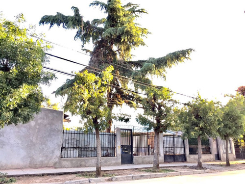 Casa En Venta De 3 Dorm. En La Cisterna