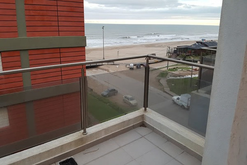 Imagen 17 de 21 de Depto Sobre Av. Bs As Amplio Balcón Terraza Con Parrilla Y Pileta De Lavar Vista Al Mar