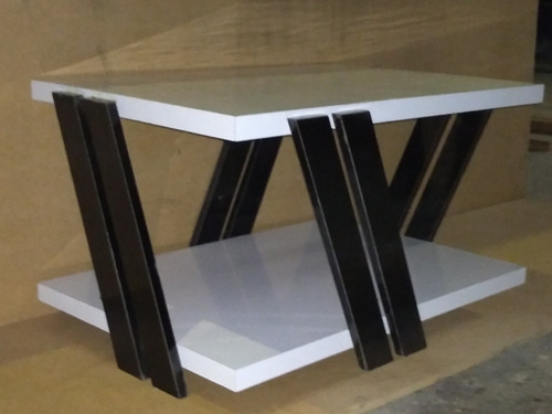 Imagen 1 de 7 de Mesa De Centro Moderna