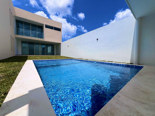 Casa En Venta En Dzityá, Mérida De 4 Recámaras.