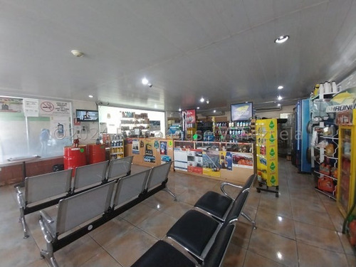 Maria Elena Latouche Te Ofrece En Venta Imponente Propiedad Comercial. En Una De Las Mejores Zonas. Si Desea Invertir, No Busque Mas Esta Es La Propiedad . Visitela. Mels 24-22435