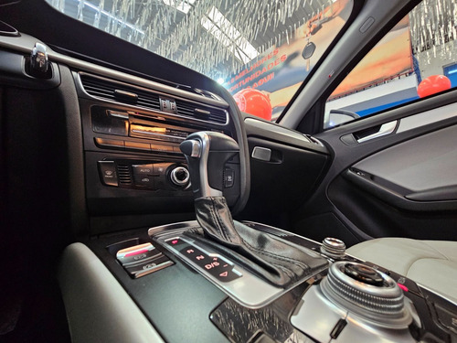 Audi A4 Launch Edition 2.0 TFSI 190cv S troni