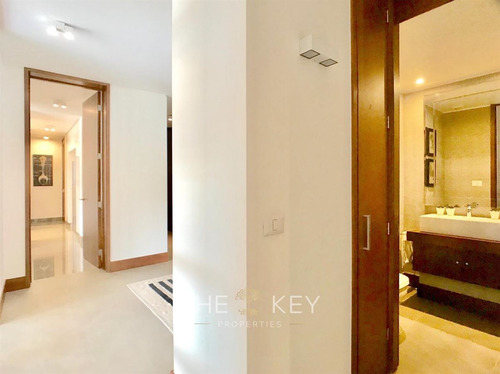 Departamento En Venta De 3 Dorm. En Lo Barnechea