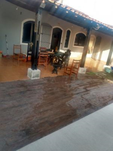 Imagem 2 de 3 de Casa No Bairro Jamaica, Em Itanhaém, Litoral Sul De São Paulo, Localizado Lado Praia, Ficando À 500 Metros Do Mar. Imóvel Com 360 M² De Área Total, Sendo 86 M² De Área Construída. Possui Piscina E Vag