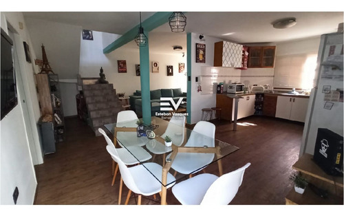 Imagen 2 de 14 de Venta. Casa 5 Dormitorios. B° Marechal. 225 Mts Terreno + 195 Mts Cub! Piscina. Recibo Permuta