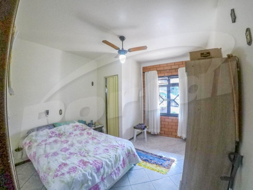 Imagem 7 de 16 de Casa No Bairro Itoupavazinha, Com 157,00 M² Construída, Com 3 Dormitórios, Sendo 1 Suíte E Demais Dep. Tbém Possui 1 Kitnete Com 1 Dormitório E Demais Dep., E Mais Uma Casa Nos Fundos, Com 2 Dormit