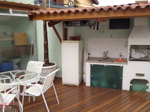 Imagem 4 de 8 de Sobrado , Com Piscina - 02 Vagas - R$ 850.000,00 - St17023