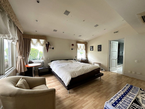 Casa En Venta Con Alberca En Bosques De Las Lomas