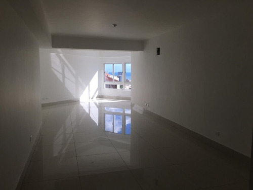 Apartamento En Venta De 3 Habitaciones En El Vergel