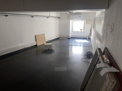 Edificio En Block En Balvanera, Capital Federal. Impecable. Habilitado Para Venta Mayorista Y Droguería. Ideal Sistema De Salud Y Alimentación