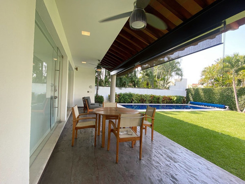 Casa En Venta En Sumiya, Cuernavaca, Morelos