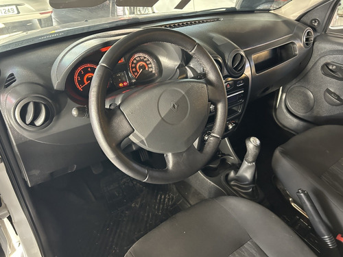 Renault Sandero 1.0 AUTHENTIQUE 16V FLEX 4P MANUAL