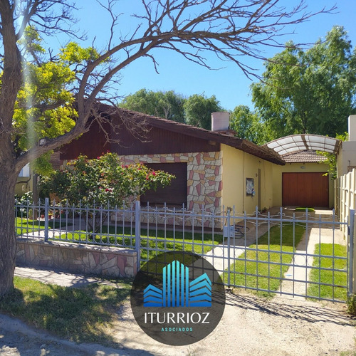 Imagen 1 de 4 de En Venta Casa Rio Colorado Sarmiento 39
