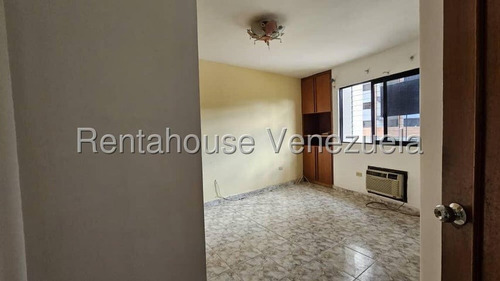 Diana C, Vende Apartamento De Gran Tamaño, Planta Y Pozo, Piso Bajo, En La Trigaleña Valencia Rc-dc 25-11204