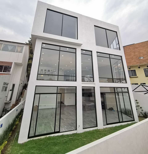 Casa Nueva En Venta En Condado De Sayavedra.