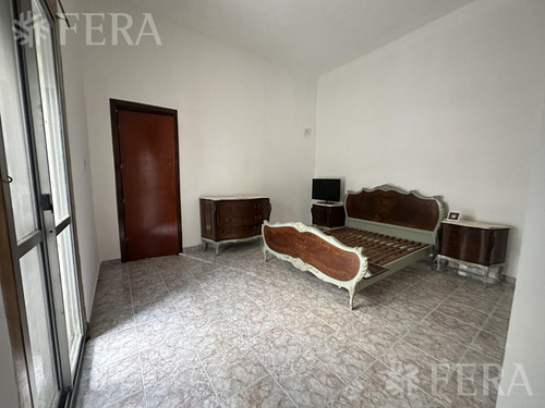 Venta Ph De 2 Ambientes Con Patio En Sarandi