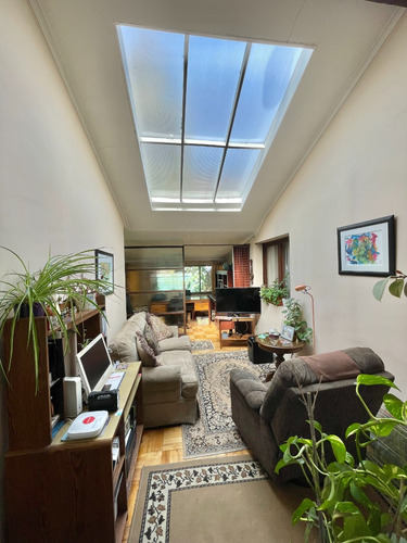 Oportunidad! En Amplio Terreno 370 M2, Manquehue N. - Video!