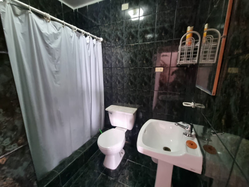 Se Vende Casa De 2 Pisos En Sector Centro Sur, Calle Díaz Ga