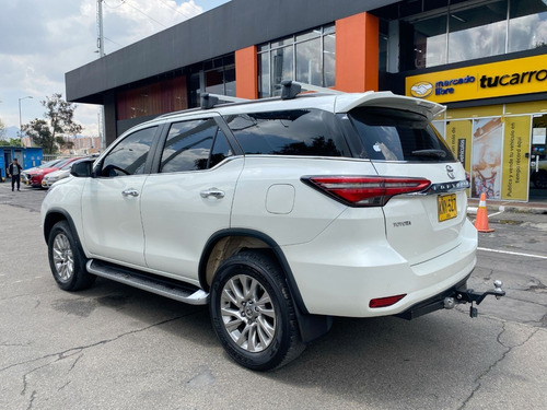 Imagen 8 de 25 de Toyota Fortuner Srv 2021