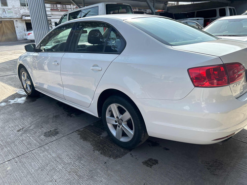 Volkswagen Jetta 2.5 Style Active 5vel B A Mt