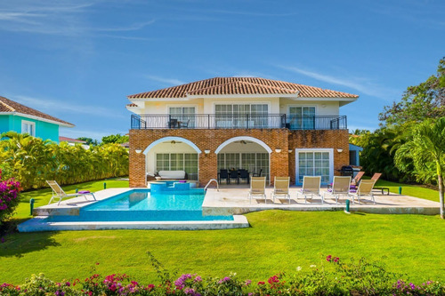For Sale Villa De Lujo En Punta Cana Frente Al Campo De Golf En Proyecto Exclusivo Y Unico 