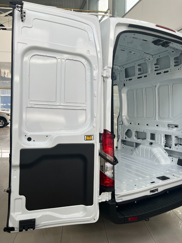 Imagen 6 de 19 de Ford Transit Furgo Largo