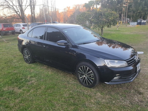 Imagen 3 de 8 de Volkswagen Vento 2015 2.5 Advance Plus 170cv Tiptronic
