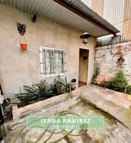 Se Venden Dos Casas Con Local Comercial - Luján