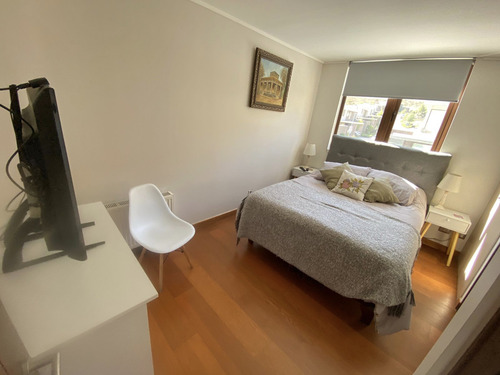 Moderna Y Luminosa Casa Con Amplios Espacios