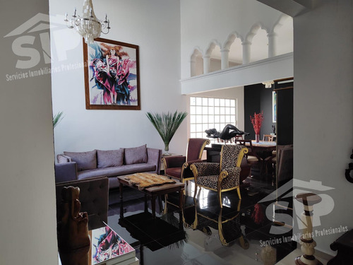 Residencia De Un Piso Al Nte Venta O Renta